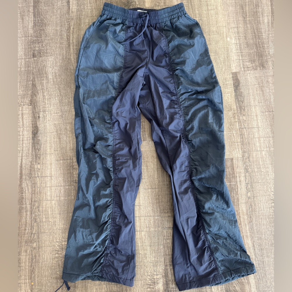 BDG Windbreaker Pants Size Small